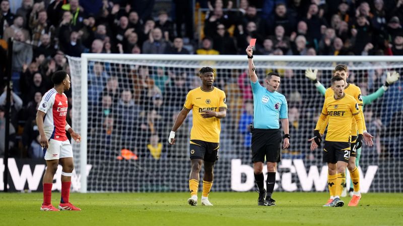 Referee body says it is ‘appalled’ by ‘threats and abuse’ aimed at official Michael Oliver after Arsenal red card | CNN