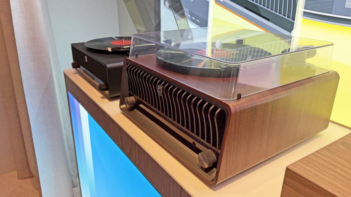 I saw Philips’ new retro record players and headphones to celebrate its 100 years in audio, and I found them immensely charming