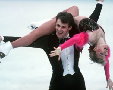 All members of the US delegation to the 1961 world figure skating championships were killed when their plane crashed in Belgium. Laurence Owen, the 16-year-old nicknamed