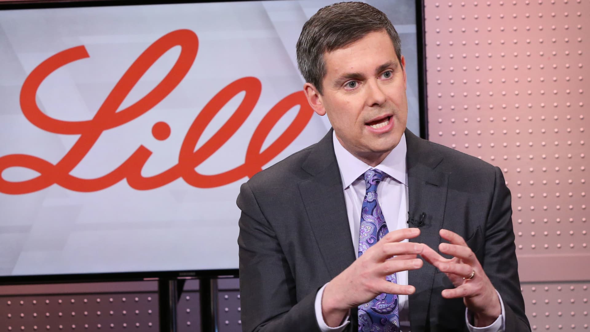 Eli Lilly CEO expects new weight loss pill to be approved next year