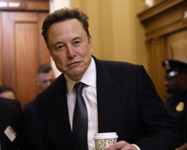 Elon Musk asks if US should 'liberate Britain'