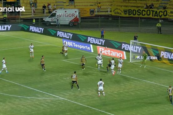 Incredible double bicycle kick goal in Brazilian soccer game sees crowd go wild | CNN