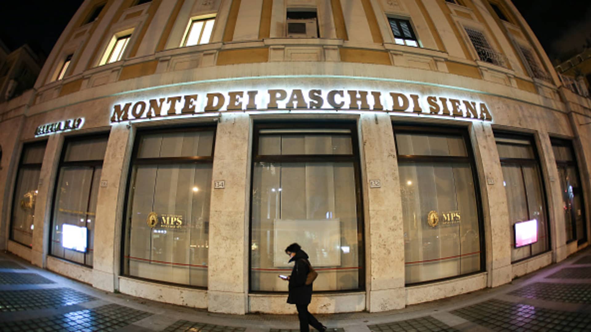 Monte dei Paschi makes 13-billion-euro bid for Mediobanca