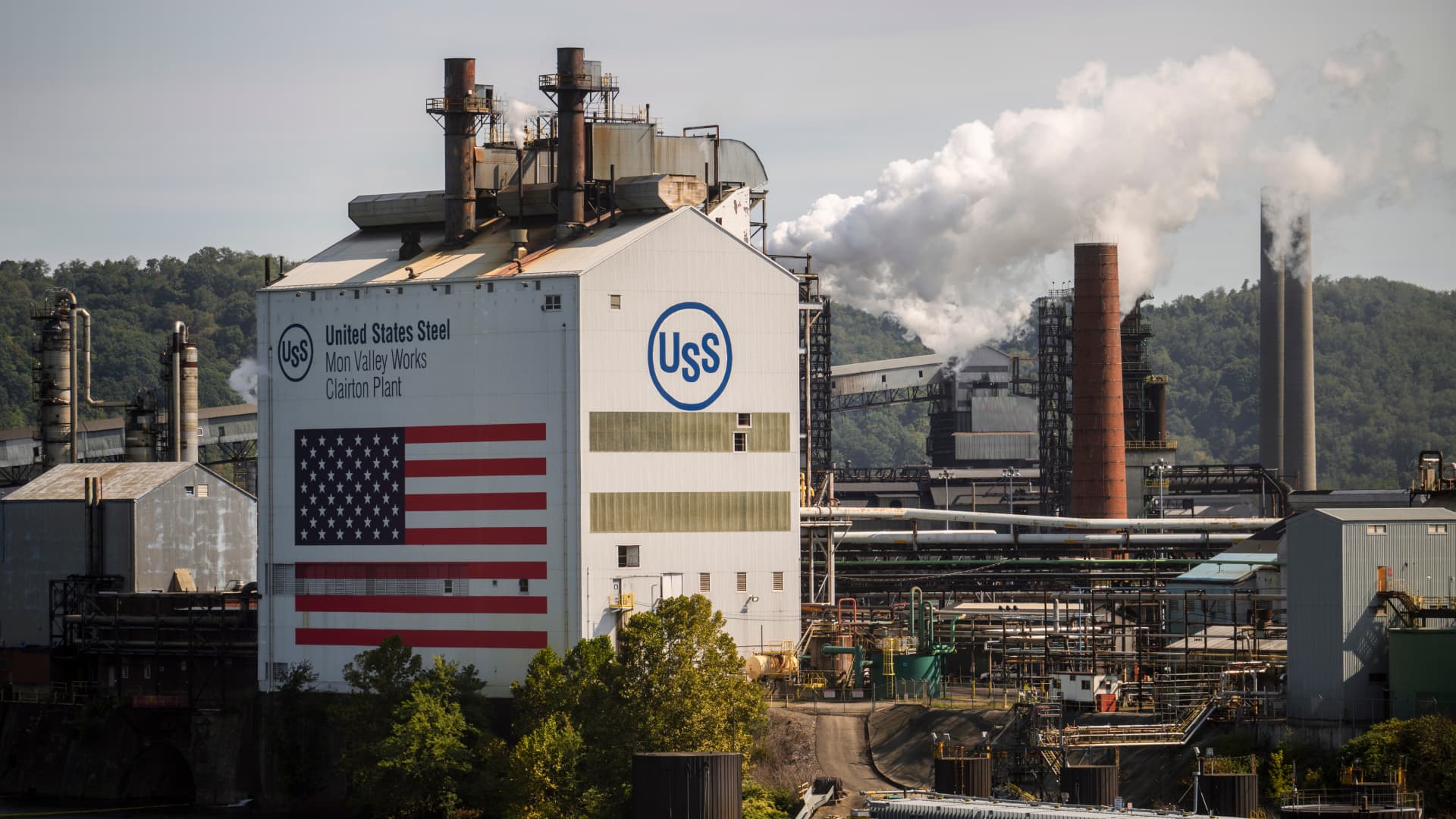 Nippon Steel offers U.S. government veto power in bid for U.S. Steel approval, source tells Reuters