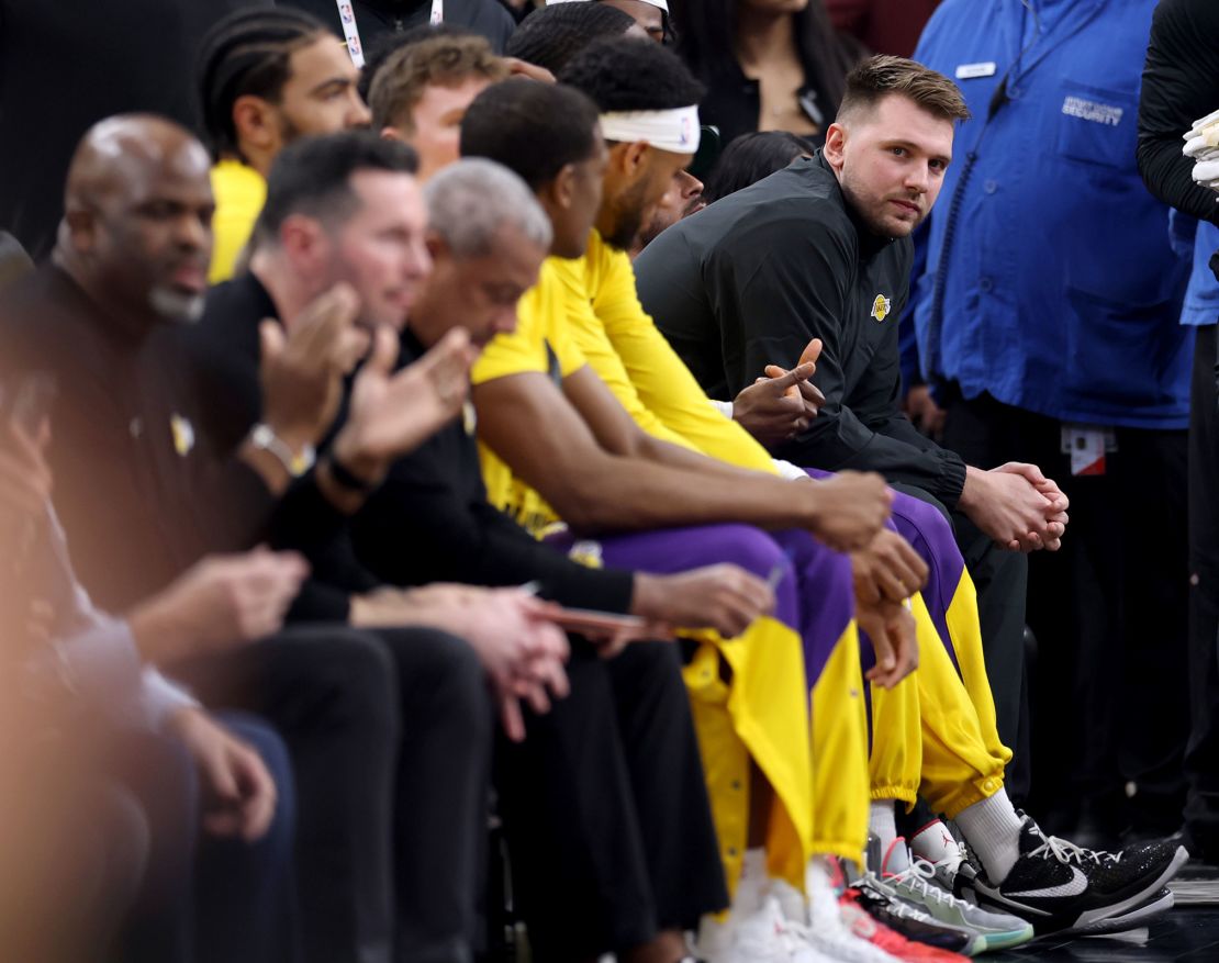 Dončić was on the bench for the Lakers' game against the Los Angeles Clippers on Tuesday.