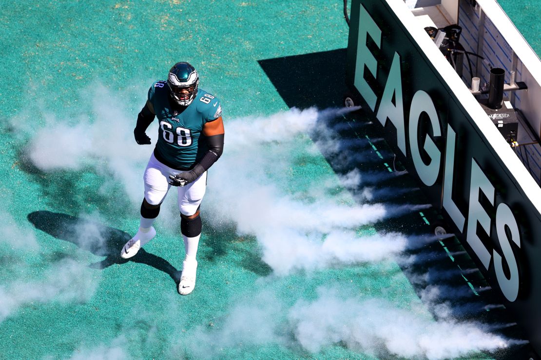 PHILADELPHIA, PENNSYLVANIA - SEPTEMBER 19: Offensive tackle Jordan Mailata #68 of the Philadelphia Eagles before the game against the San Francisco 49ers at Lincoln Financial Field on September 19, 2021 in Philadelphia, Pennsylvania. (Photo by Mitchell Leff/Getty Images)