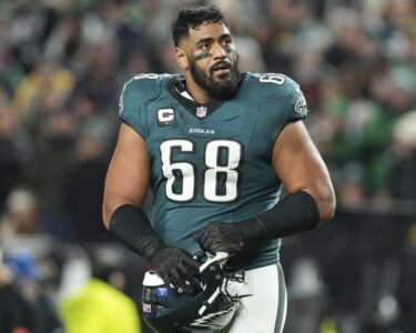 Philadelphia Eagles offensive tackle Jordan Mailata (68) moves to make a block during an NFL football game against the Washington Commanders, on November 14, 2024, in Philadelphia, PA.