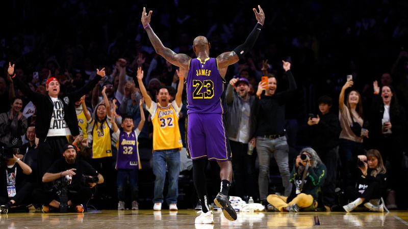 LeBron James joins Michael Jordan in history books as Lakers down Warriors to continue winning run | CNN