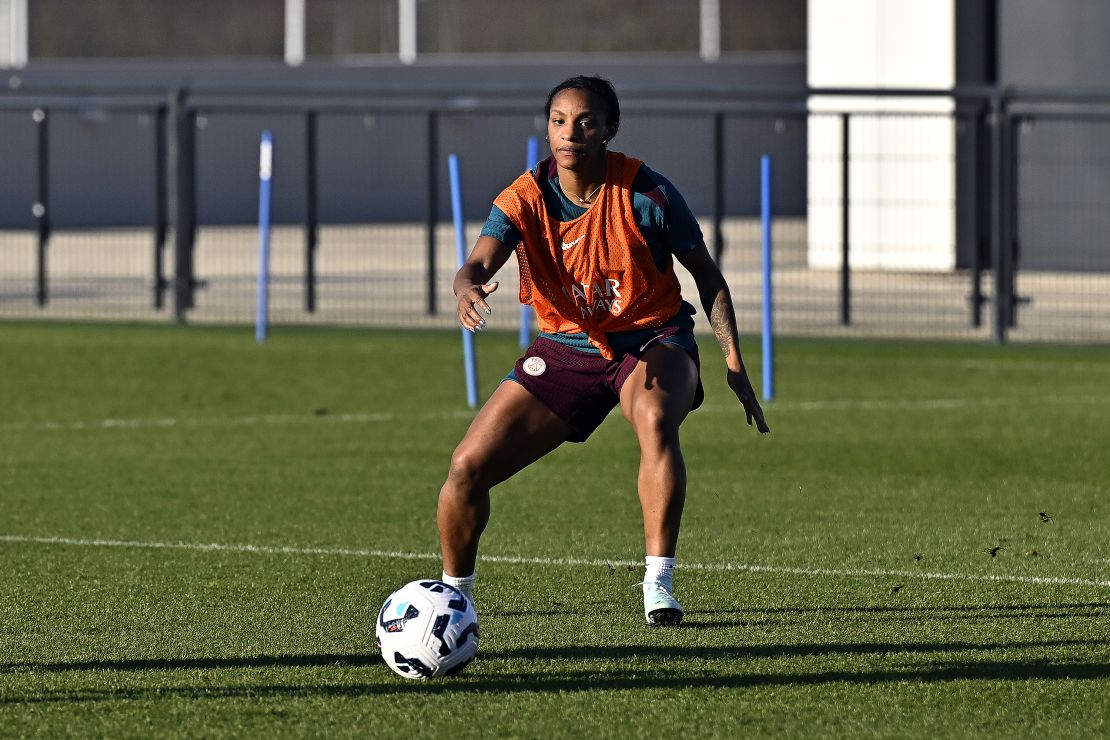 PARIS, FRANCE - FEBRUARY 03: Crystal Dunn runs with the ball during a Paris Saint-Germain women training session at Campus PSG on February 03, 2025 in Paris, France. (Photo by Aurelien Meunier - PSG/PSG via Getty Images)