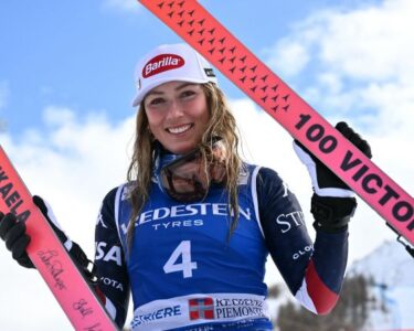 US Mikaela Shiffrin competes in the Women's Slalom event during the FIS Alpine Skiing World Cup in Sestriere, Italy, on February 23, 2025. (Photo by Marco BERTORELLO / AFP) (Photo by MARCO BERTORELLO/AFP via Getty Images)