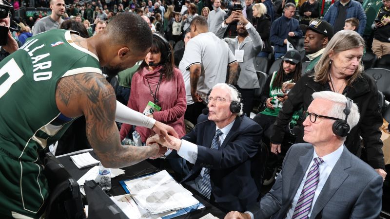 91-year-old Hubie Brown says emotional goodbye after calling final game as Damian Lillard propels Bucks to victory over 76ers | CNN