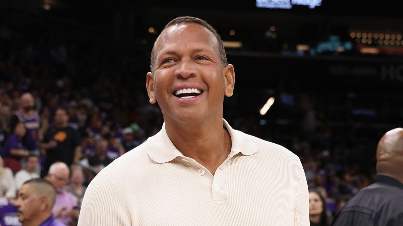 Alex Rodriguez banks in half-court shot to win $10,000 for Bucknell University student | CNN