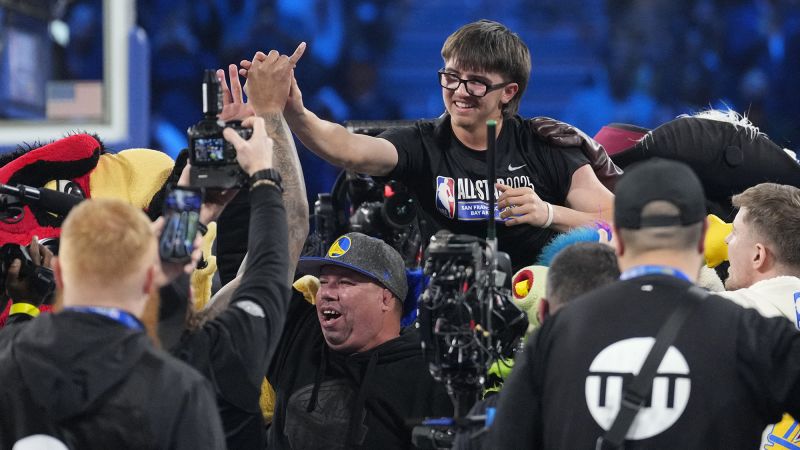 College student wins $100,000 after beating Bucks star Damian Lillard in three-point contest at NBA All-Star Weekend | CNN