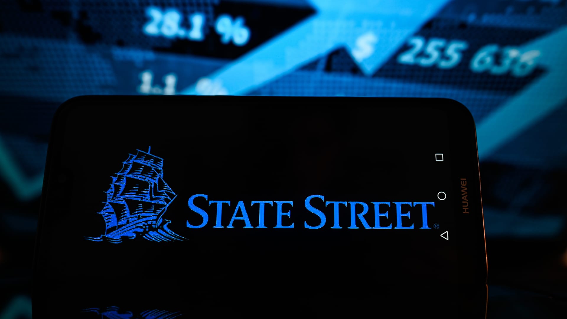 State Street, Apollo team up to launch first of its kind private credit ETF