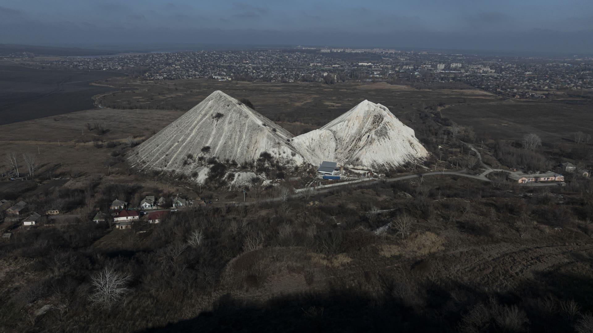 US sent Ukraine minerals deal, offered almost nothing in return