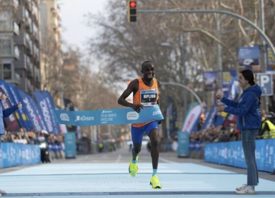 Ugandan runner Jacob Kiplimo completes first ever sub-57 minute half marathon, smashing world record | CNN